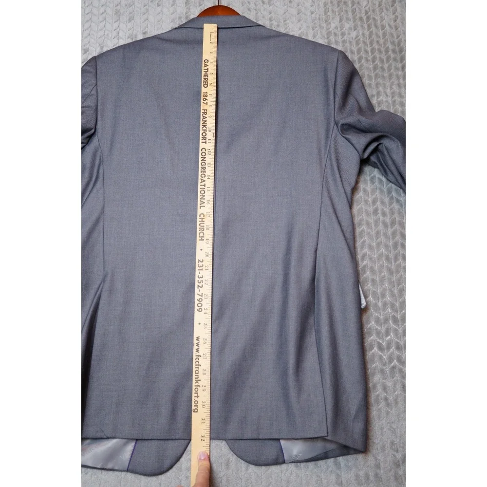 Vinci Gray Blazer Designed in Italy 2-Button Size 42R